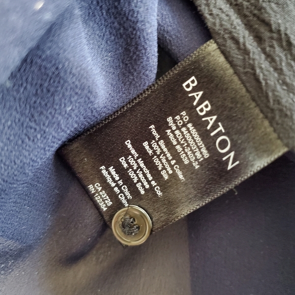 Aritzia Babaton Open Back Blouse 100% Silk with Navy and Black color block - Picture 4 of 5